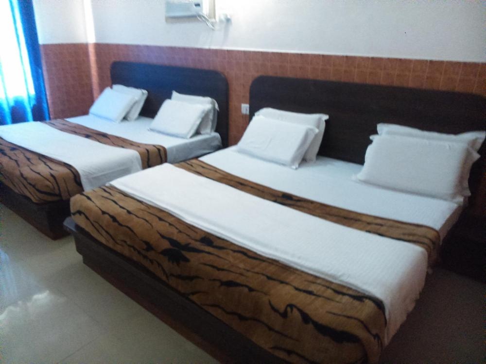 Room image 3