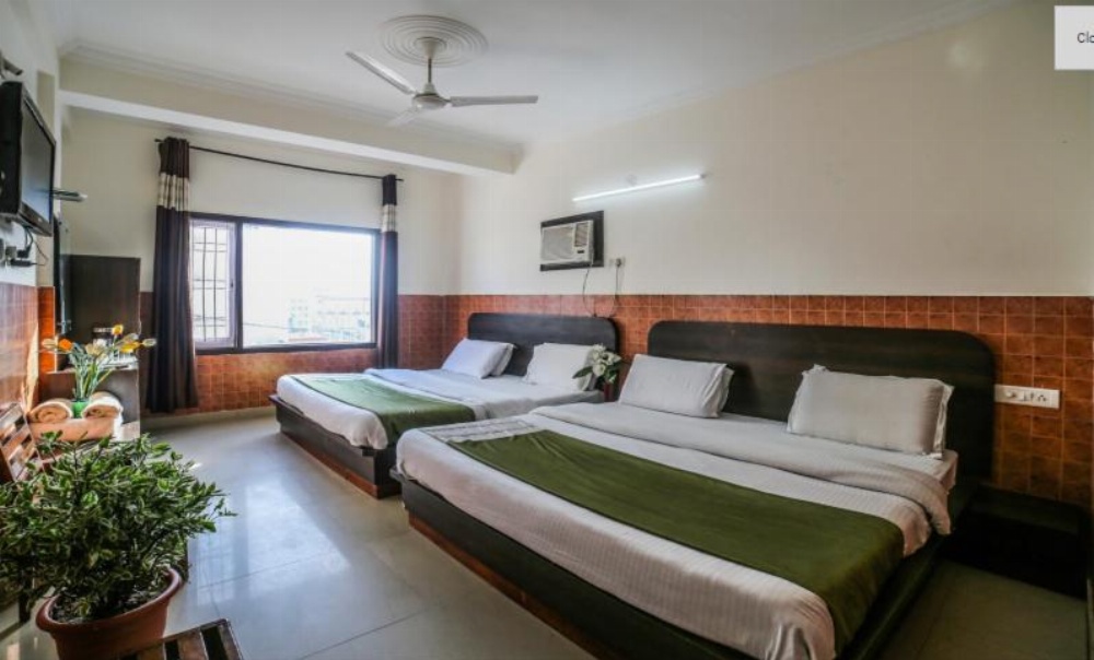 Hotel Today, Katra